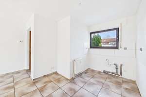 Gestalten Sie Ihr Traumhaus: Reihenendhaus mit gemütlichem Garten, Garage und Potenzial. – Die vollständige Adresse der Immobilie erhältst du vom Anbieter., 40472 Lichtenbroich, Düsseldorf – Vorschaubild 5