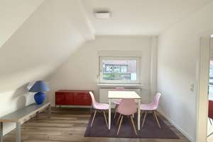 Teilmöblierte renovierte Wohnung mit Balkon &Süd-Dachterrasse in der Vogelsiedlung Unterrath/Stockum – Die vollständige Adresse der Immobilie erhältst du vom Anbieter., 40468 Unterrath, Düsseldorf – Vorschaubild 3