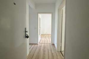 Frei ab sofort ! 3 Zimmer Wohnung mit Balkon