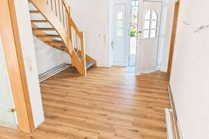 Modernes Familienhaus mit Wintergarten, großem Garten & Garage in ruhiger Lage – Die vollständige Adresse der Immobilie erhältst du vom Anbieter., 27478 Cuxhaven – Vorschaubild 4