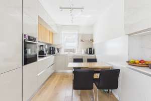 Neuwertige 4-ZKB-Erdgeschoss-Wohnung mit XXL-Terrasse, Einbauküche und Tiefgaragen-Stellplatz! – Die vollständige Adresse der Immobilie erhältst du vom Anbieter., 85053 Südost, Ingolstadt – Vorschaubild 17
