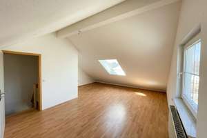 Ihr neues Zuhause in Lonsee: Helle Doppelhaushälfte mit großzügigem Raumgefühl – Die vollständige Adresse der Immobilie erhältst du vom Anbieter., 89173 Lonsee – Vorschaubild 11