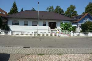 Lingenfeld- Blickfang - stilvoller, gepflegter, großer Bungalow-Traumgarten / von Privat ohne Makler – Die vollständige Adresse der Immobilie erhältst du vom Anbieter., 67360 Lingenfeld – Vorschaubild 2