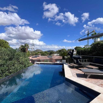 Elegante Villa mit atemberaubendem Panoramablick auf das Meer in Nova Santa Ponsa