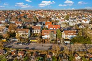 Sanierungsbedürftiges Dreifamilienhaus inkl. 3 Stellplätzen zur Kapitalanlage