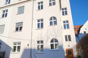 Großzügiges Mehrfamilienhaus aus der Gründerzeit mit 5 Wohnungen in Ulm-Weststadt - Provisionsfrei! – Sedanstraße 63, 89077 Weststadt, Ulm – Vorschaubild 2