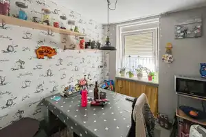 Gestaltungspotenzial: Realisieren Sie selbst Ihr Zuhause nach eigenen Vorstellungen in urbaner Lage – Anhalt-Bitterfeld (Kreis) – Vorschaubild 3