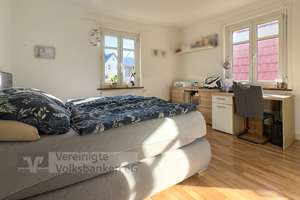 Familienidylle : Zentrumsnahes Zweifamilienhaus mit großem sonnigen Garten ! – Die vollständige Adresse der Immobilie erhältst du vom Anbieter., 72793 Pfullingen – Vorschaubild 16