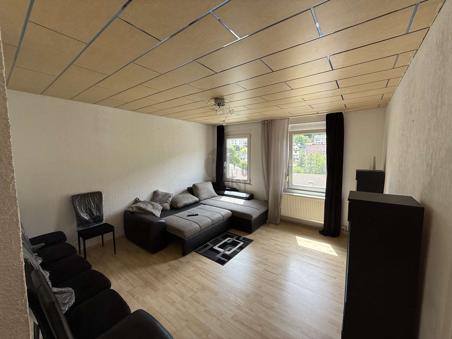 Immobilie in Schramberg - CHARMANTES LEBEN MIT MEHREREN WOHNUNGEN – PERFEKT FÜR INVESTOREN IN SCHRAMBERG - Bild 2