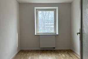 Schöne modernisierte 2-Zimmer-Wohnung mit Küche im Hochparterre – Einsteinstraße 145a, 81675 Steinhausen, München – Vorschaubild 7