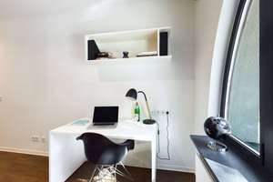 DIE ZIMMEREI | Ab Juli: Möbliertes all-inclusive Apartment: flexibel durch U-Bahn-Nähe | Basic Bude – Resi-Huber-Platz 1, 81371 Sendlinger Feld, München – Vorschaubild 1