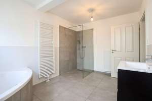 Provisionsfrei vom Eigentümer // Stilvolle Maisonette-Wohnung mit Garten in saniertem Altbremer Haus – Die vollständige Adresse der Immobilie erhältst du vom Anbieter., 28217 Westend, Bremen – Vorschaubild 4