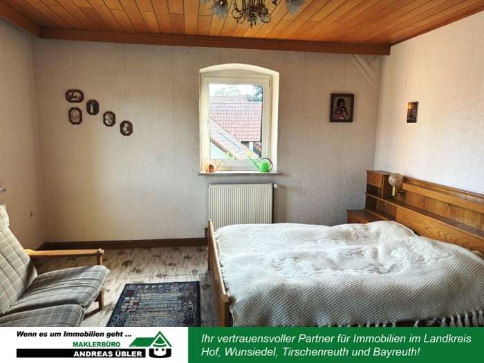 Immobilie in Pullenreuth - Ländliches Zweifamilienhaus mit viel Grün - Bild 1