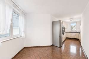Helle und geräumige 4-Zimmer-Wohnung mit guter Aufteilung - Schwabing-Freimann (U6) – Die vollständige Adresse der Immobilie erhältst du vom Anbieter., 80939 Obere Isarau, München – Vorschaubild 4