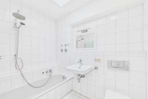 IMMO KUBE! Lichtdurchflutete 2 Zimmerwohnung in Fürth mit Lichtkuppeln, Keller und Tiefgarage – Die vollständige Adresse der Immobilie erhältst du vom Anbieter., 90762 Altstadt, Innenstadt, Fürth – Vorschaubild 8