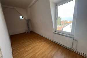 Mehrfamilienhaus mit 3 Wohneinheiten, 1 Ladeneinheit, Innenhof und Nebengebäude in Schöningen – Helmstedt (Kreis) – Vorschaubild 9