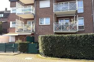 Gepflegte 2 Zimmer Wohnung mit Balkon u. Garage in ansprechendem Haus mit Aufzug in Rheinhausen