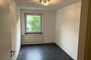 4-Zimmer-Wohnung mit Balkon in Stuttgart-Freiberg – Die vollständige Adresse der Immobilie erhältst du vom Anbieter., 70437 Freiberg, Stuttgart – Vorschaubild 8