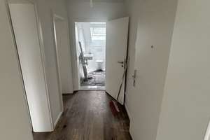 Charmante moderne 2-Raum-Dachgeschosswohnung mit Balkon in Bergerhausen sucht neuen Mieter*in – Muldeweg 51, 45136 Bergerhausen, Essen – Vorschaubild 2