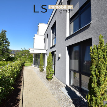 Exklusive 3,5-Zimmer-Wohnung mit XXL-Terrasse, hochwertiger Designküche & 2 Stellplätzen!