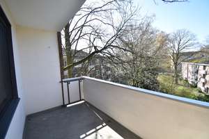 Frisch renoviert! Ideal geschnittene 3-Zimmer-Wohnung mit 2 Balkonen  – Paul-Bonatz-Straße 27, 40595 Garath, Düsseldorf – Vorschaubild 7