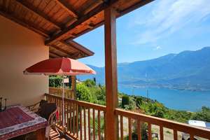 Eine Perle mit traumhaften Panoramablick über den Gardasee * Tremosine * Bezugsfrei* – Die vollständige Adresse der Immobilie erhältst du vom Anbieter., 82110 Germering – Vorschaubild 1