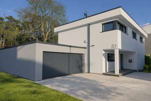 Exklusive Architektenvilla in Potsdamer Waldrandlage