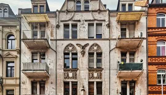 Bild von Mehrfamilienhaus  - zentraler Lage - Top Vermietbar - teilweise in Sanierung