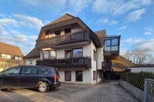 Ab sofort: Schöne barrierearme 2-Zimmer-EG-Whg. in Simmozheim mit EBK + Stellplatz