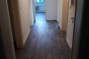 Modernisierte 2,5-Zimmer-Wohnung (2022) mit Balkon, Aufzug & U-Bahn vor der Tür – Stuttgart – Die vollständige Adresse der Immobilie erhältst du vom Anbieter., 70499 Bergheim, Stuttgart – Vorschaubild 4