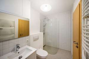 Im beliebten Sieker-Wohnpark!
Chice 2-Zi.-Eigentumswhg. mit Loggia – Die vollständige Adresse der Immobilie erhältst du vom Anbieter., 33604 Stieghorst, Bielefeld – Vorschaubild 8