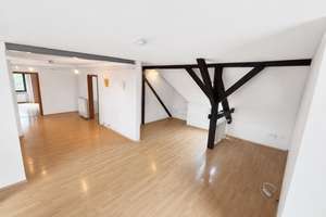 Optimal für Familien! 4-Zimmer-Dachgeschosswohnung mit Balkon Pfersee – Leonhard-Hausmann-Straße 60, 86157 Pfersee-Nord, Augsburg – Vorschaubild 1