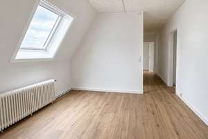 Frisch renovierte 4-Zimmer-Dachgeschosswohnung in zentraler Lage von Remscheid – 42853 Stadtpark, Remscheid – Vorschaubild 7