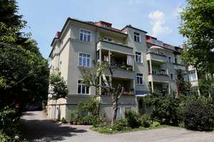  Hübsche Souterrain Wohnung, auch als  Büro nutzbar, in ruhiger Lage, Bad mit Wanne