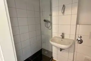 Helles & gepflegtes 1 Zimmerapartement mit Balkon in zentraler Lage von Wiesbaden! – Wittelsbacher Straße 33, 65189 Wiesbaden – Vorschaubild 9