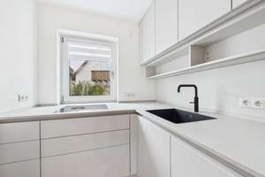 Hochwertiges KFW-55 Reihenmittelhaus in Regensburg mit Luxus-Küche, Fußbodenheizung und Garten! – Die vollständige Adresse der Immobilie erhältst du vom Anbieter., 93057 Konradsiedlung-Wutzlhofen, Regensburg – Vorschaubild 8