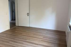 Ruhig & lichtdurchflutet - Altbau-Wohnung im Hinterhof – Paulusstr. 22/1, 70197 Vogelsang, Stuttgart – Vorschaubild 2