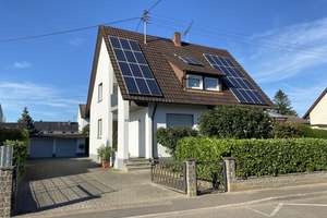 *Reserviert* Zweifamilienhaus mit großem Grundstück (950 m²) in ruhiger Lage – auch als EFH nutzbar – Die vollständige Adresse der Immobilie erhältst du vom Anbieter., 79427 Eschbach – Vorschaubild 1