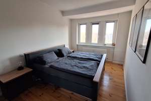 Sanierte 3,5-Raum-DG-Wohnung mit Balkon und Einbauküche in Berlin-Steglitz – Borstellstraße 64, 12167 Steglitz, Berlin – Vorschaubild 3