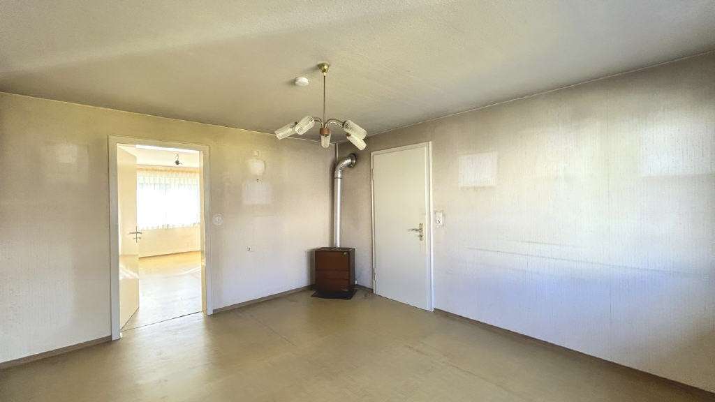 Immobilie in Mössingen - Chancenreiche Doppelhaushälfte in Topp-lage: Großzügiges Grundstück, zwei Garagen, perfekter F - Bild 1