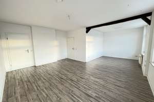 Perfekt für Familien oder Studenten | 5 RW mit moderner EBK + Balkon + Gäste WC – Adelsbbergstr. 35, 9127 Gablenz, Chemnitz – Vorschaubild 2