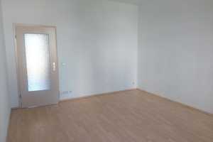 Hochparterre-Whg mit Fensterbad, s/o-Balkon und Stellplatz – Mosenstraße 6, 9130 Chemnitz – Vorschaubild 3