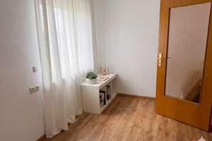 Charmantes Einfamilienhaus + Einliegerwohnung + großer Scheune – Gartenstraße 7, 74382 Neckarwestheim – Vorschaubild 5