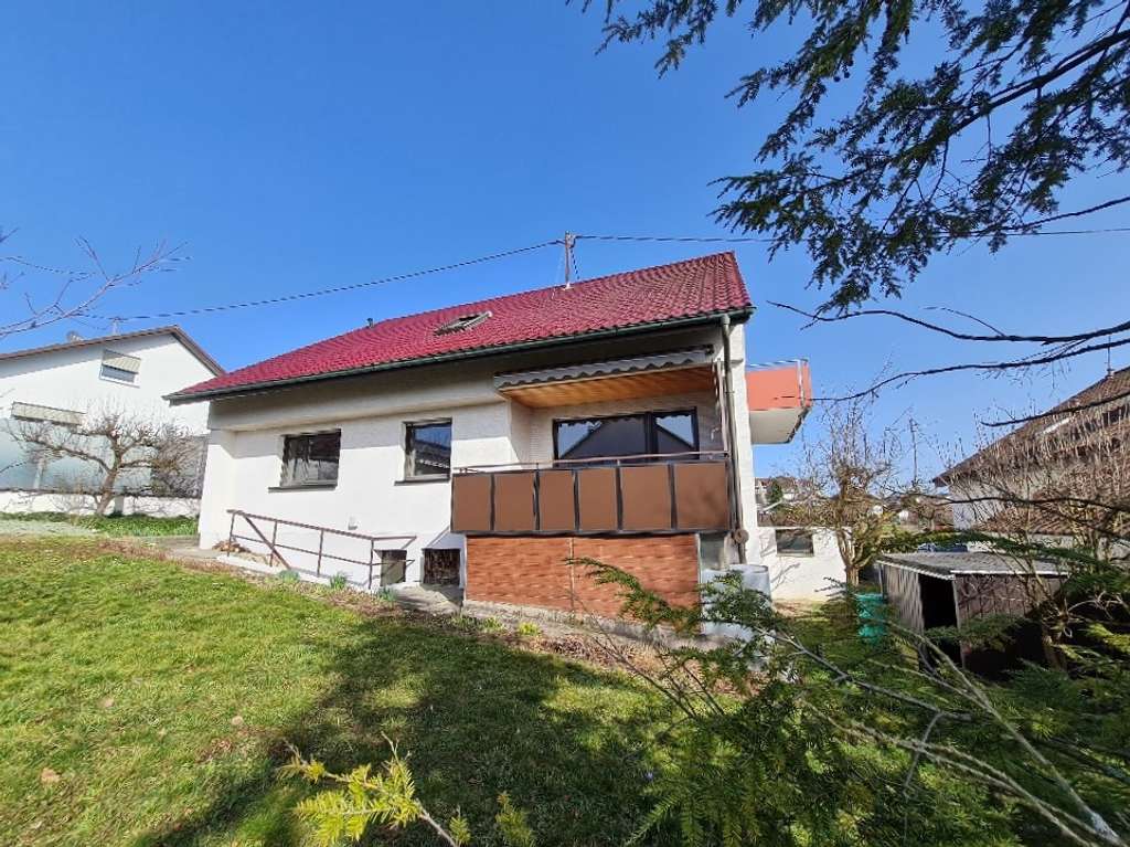 Immobilie in Notzingen - Solides Wohnhaus mit variablen Möglichkeiten - frei! - Bild 0