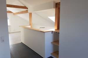 Geschmackvolle 1-Zimmer-DG-Wohnung mit EBK in Pforzheim, Sanierung in 2024 – Lange Str. 2, 75180 Büchenbronn, Pforzheim – Vorschaubild 2