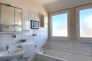 Gemütliche 2-Zimmer-Dachgeschosswohnung in Velbert "Am Berg" – Die vollständige Adresse der Immobilie erhältst du vom Anbieter., 42549 Velbert-Mitte, Velbert – Vorschaubild 4