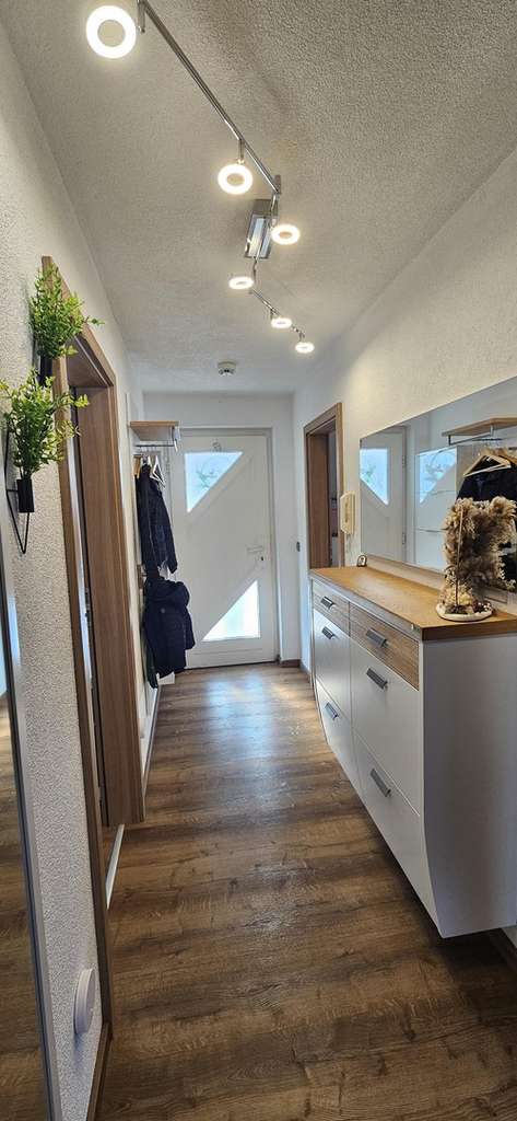 Immobilie in Ilshofen - Helle 3 Zimmer Wohnung mit großem Balkon und TG in Ilshofen - Bild 1