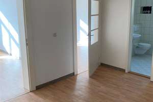 Großzügige 2-Zimmer mit neuer EBK, Laminat & Wannenbad in ruhiger Lage! – Zschopauer Platz 14, 9126 Bernsdorf, Chemnitz – Vorschaubild 4