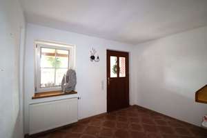Einzigartiges Anwesen mit großzügigem 2-Familienhaus, Gewerbeeinheit und Möglichkeit zur Tierhaltung – Die vollständige Adresse der Immobilie erhältst du vom Anbieter., 84181 Neufraunhofen – Vorschaubild 6