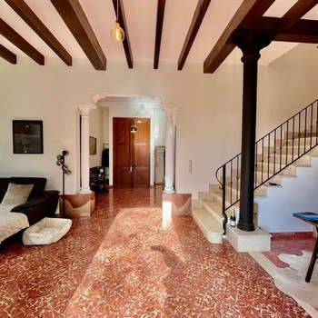 Fantastisches 339 m² großes Haus mit Garage und Pool